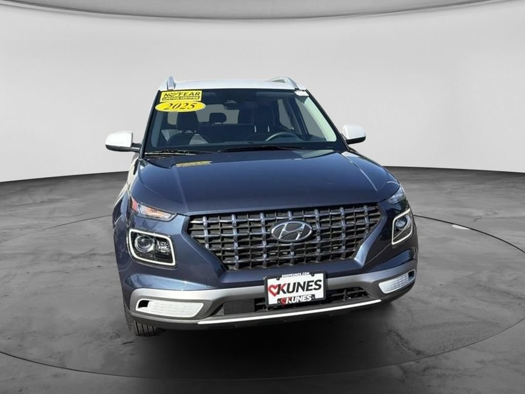 New 2025 Hyundai Venue Limited FWD image 2