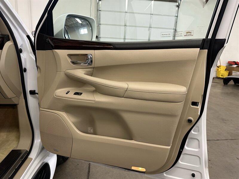 Used 2010 Lexus LX 570 4WD image 27