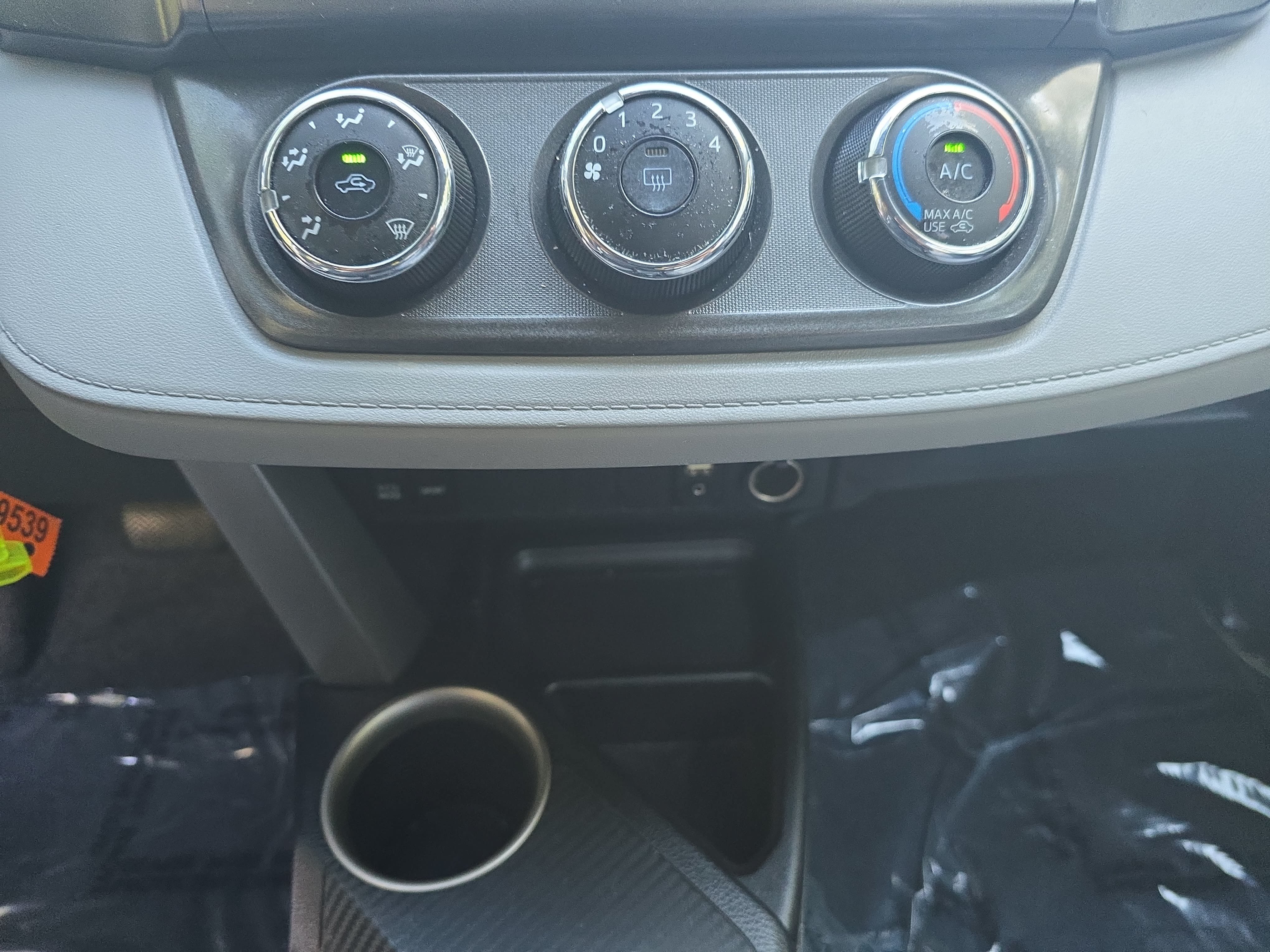 Used 2013 Toyota RAV4 LE FWD image 21