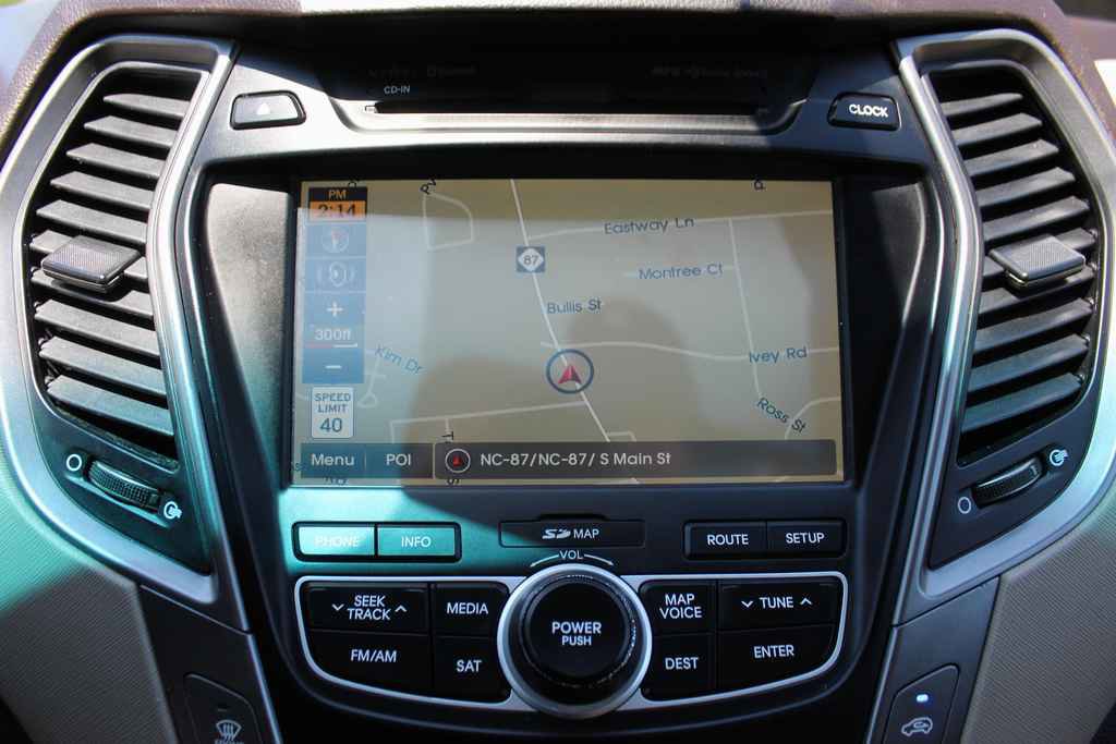 Used 2015 Hyundai Santa Fe Sport 2.0T w/ Option Group 05 FWD image 21
