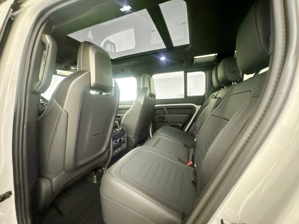 New 2026 Land Rover Defender 110 OCTA image 24