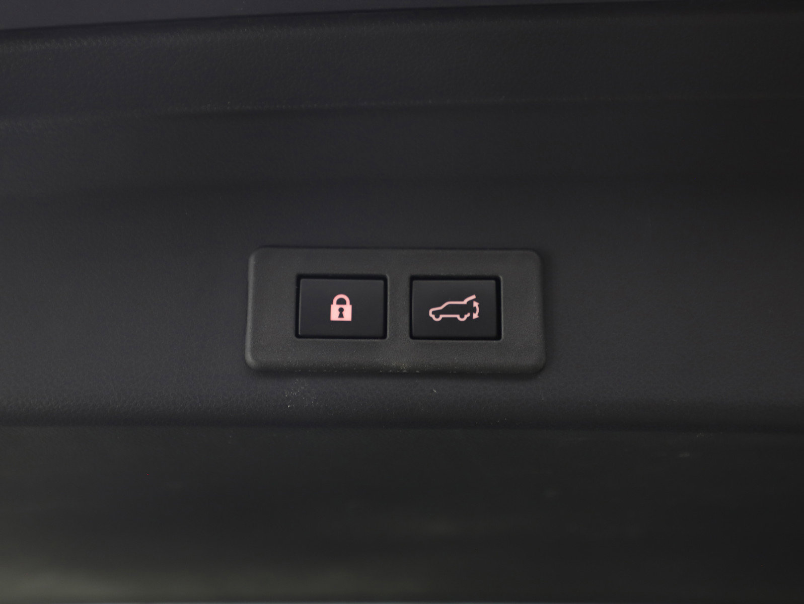 Used 2024 Subaru Ascent Premium w/ Convenience Package image 18