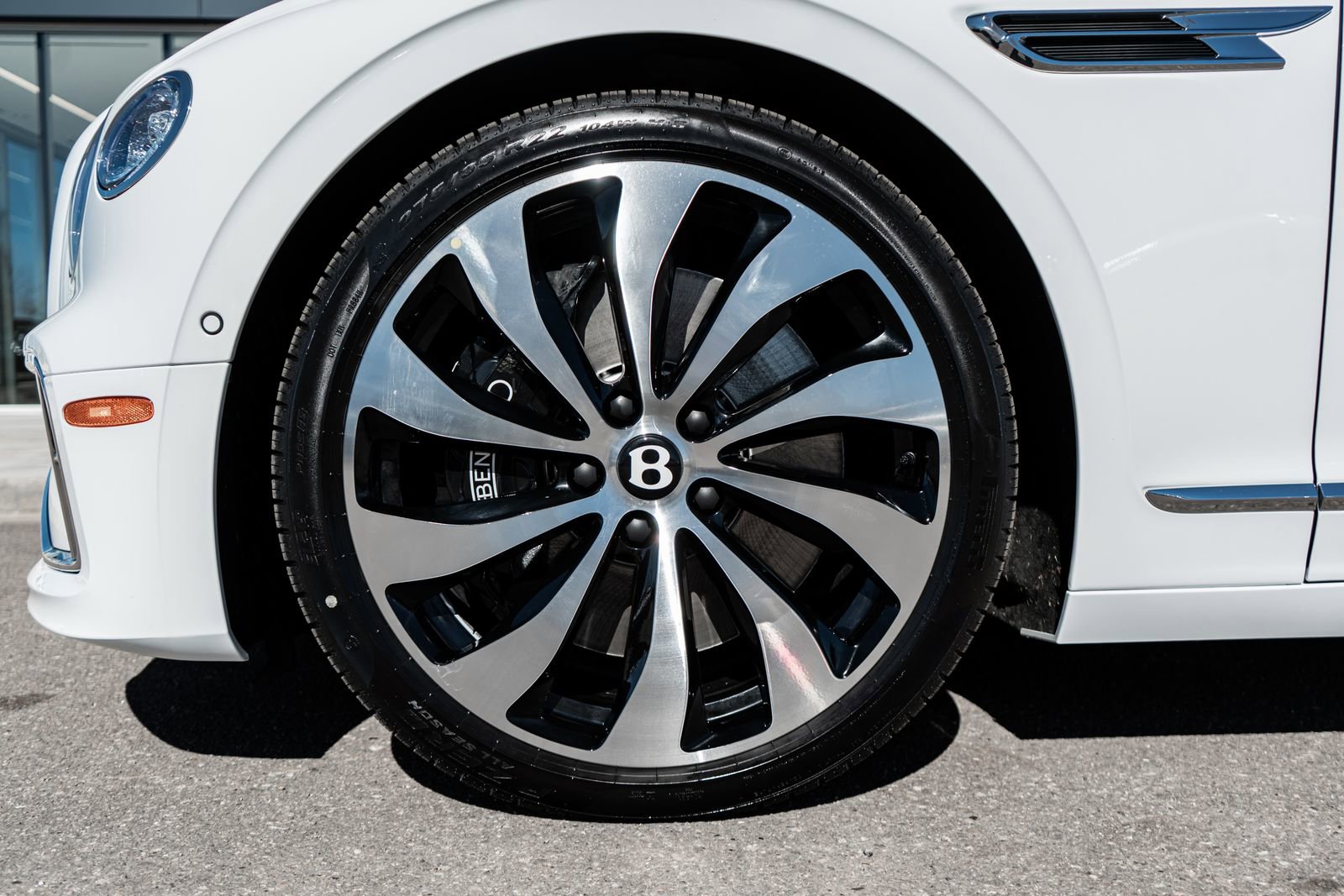 New 2026 Bentley Flying Spur Plug-In Hybrid image 6