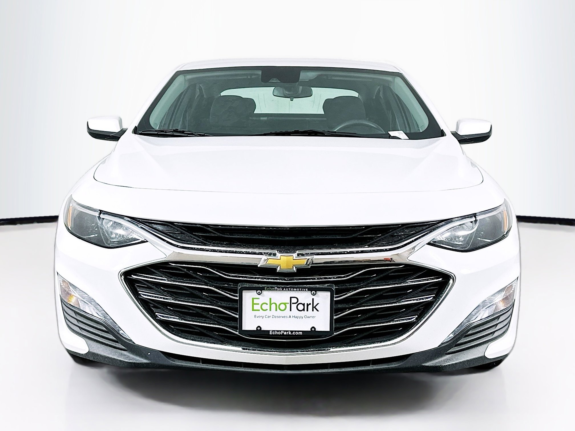 Used 2023 Chevrolet Malibu LT image 2