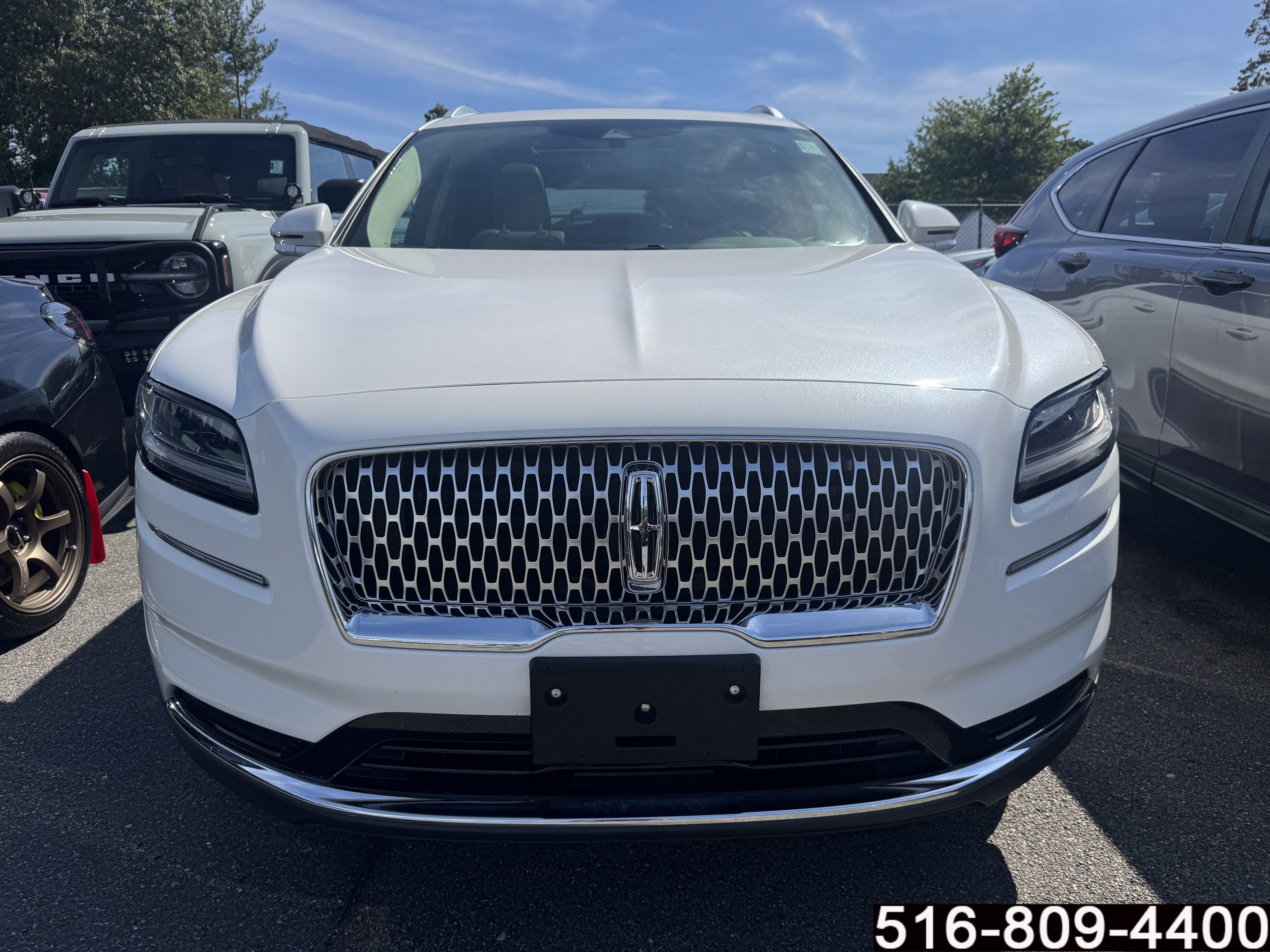Used 2023 Lincoln Nautilus Reserve AWD/4WD image 2