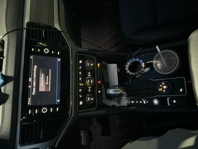 Used 2023 Volkswagen Atlas SEL AWD/4WD image 16