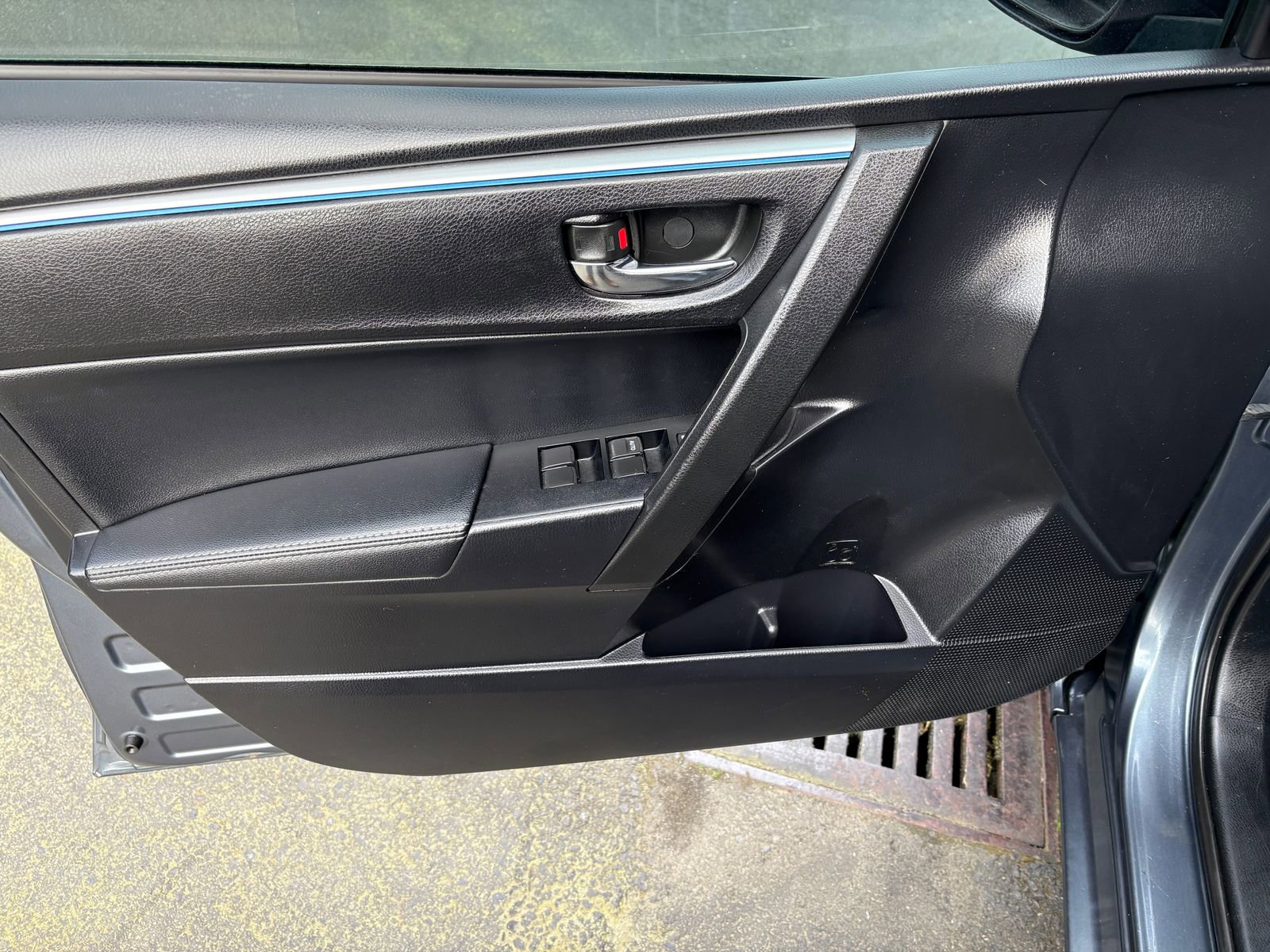 Used 2015 Toyota Corolla S FWD image 10