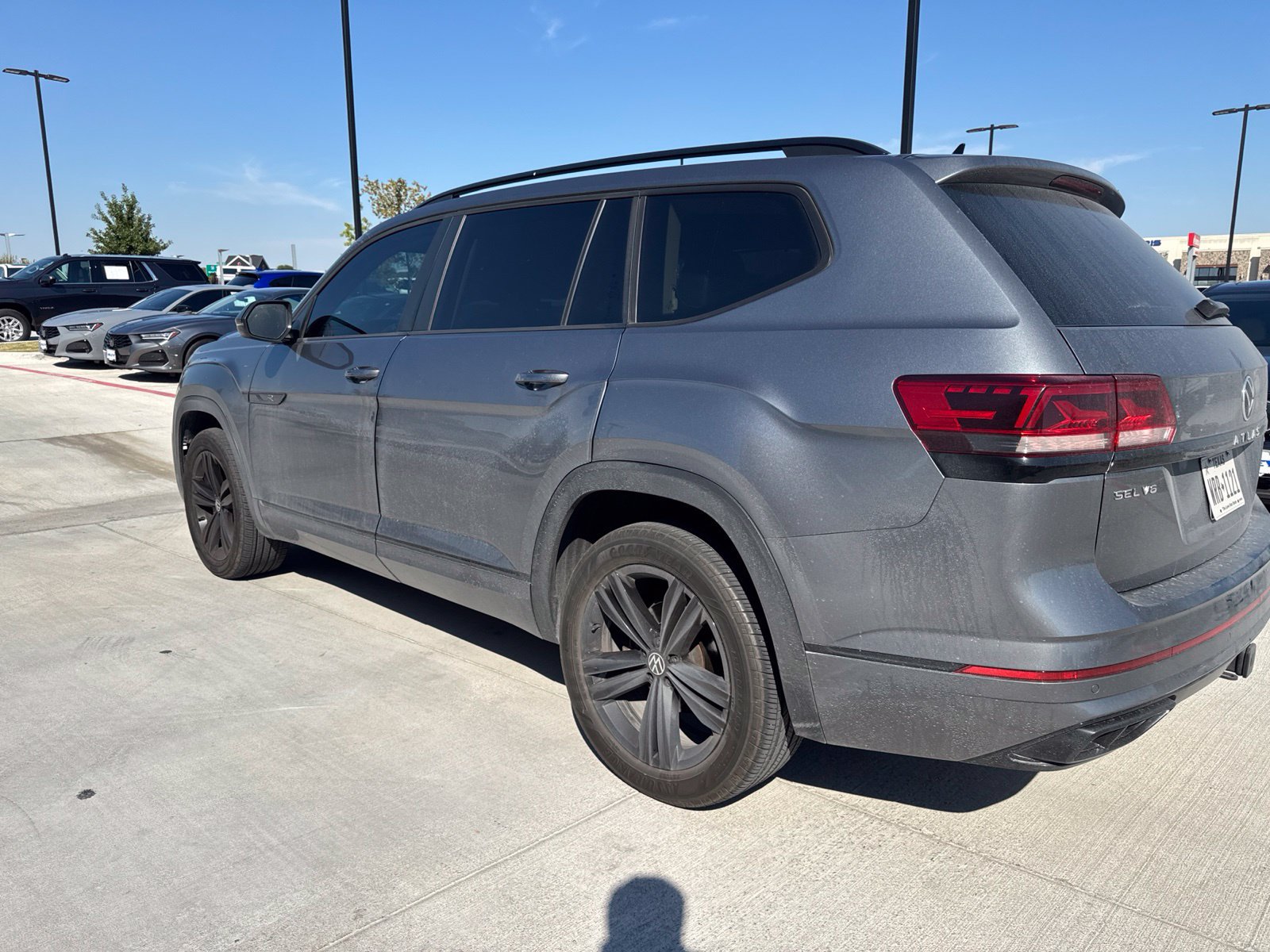 Used 2023 Volkswagen Atlas SEL R-Line AWD/4WD image 6