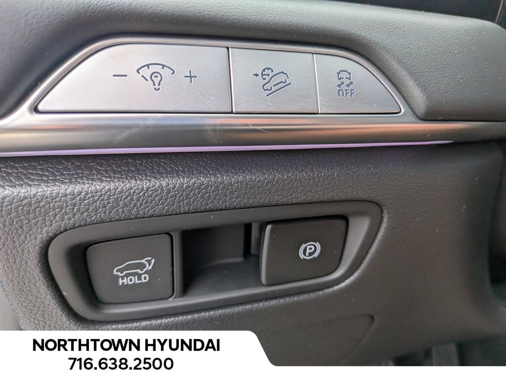 Used 2025 Genesis GV80 2.5T Standard AWD/4WD image 34