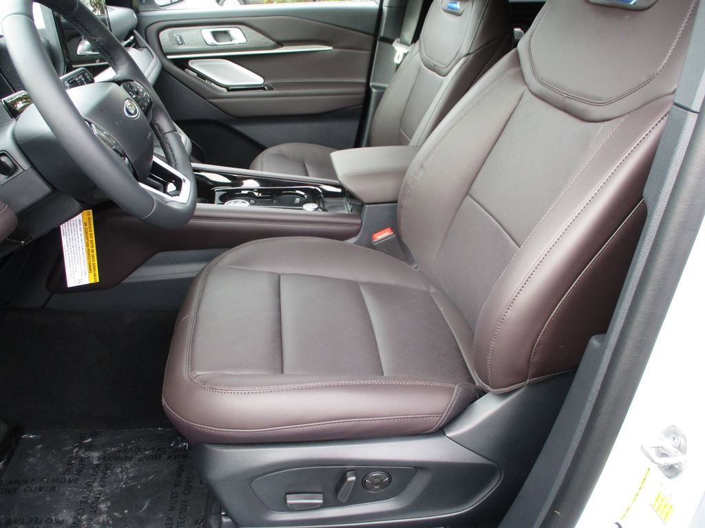 New 2026 Ford Explorer Platinum image 17