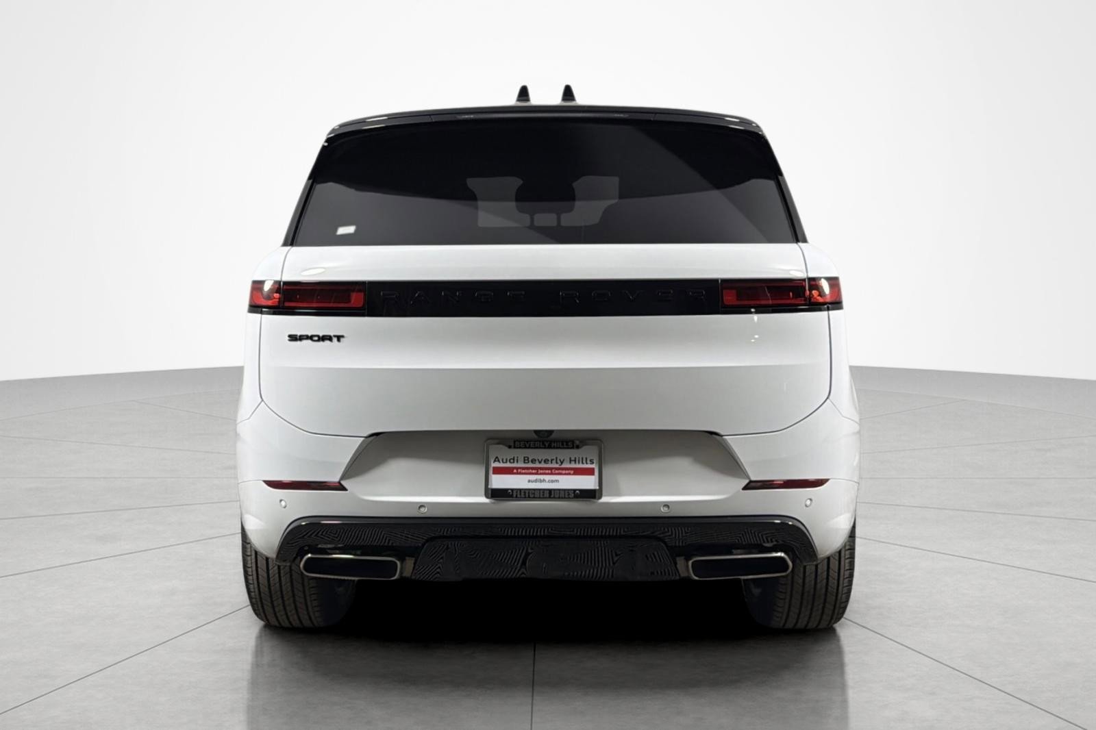 Used 2025 Land Rover Range Rover Sport Dynamic SE AWD/4WD image 4