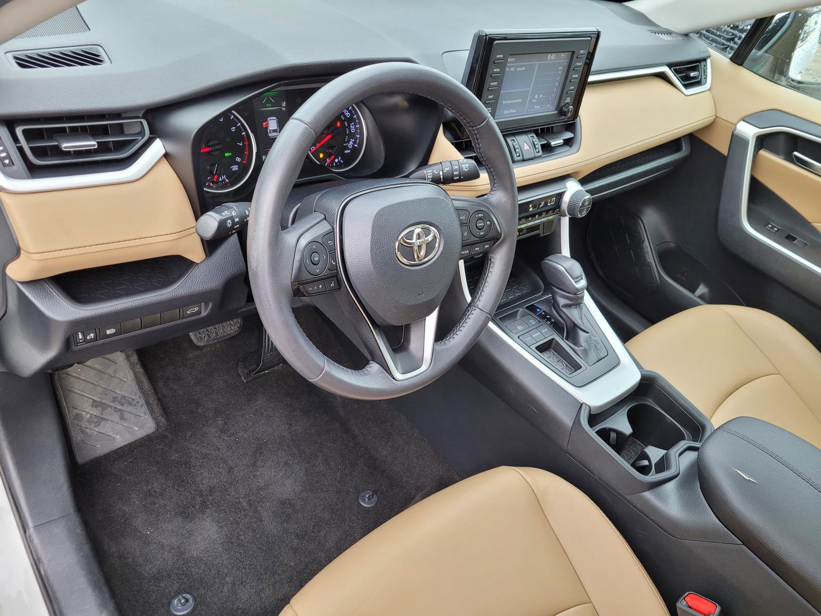 Used 2019 Toyota RAV4 XLE Premium image 27