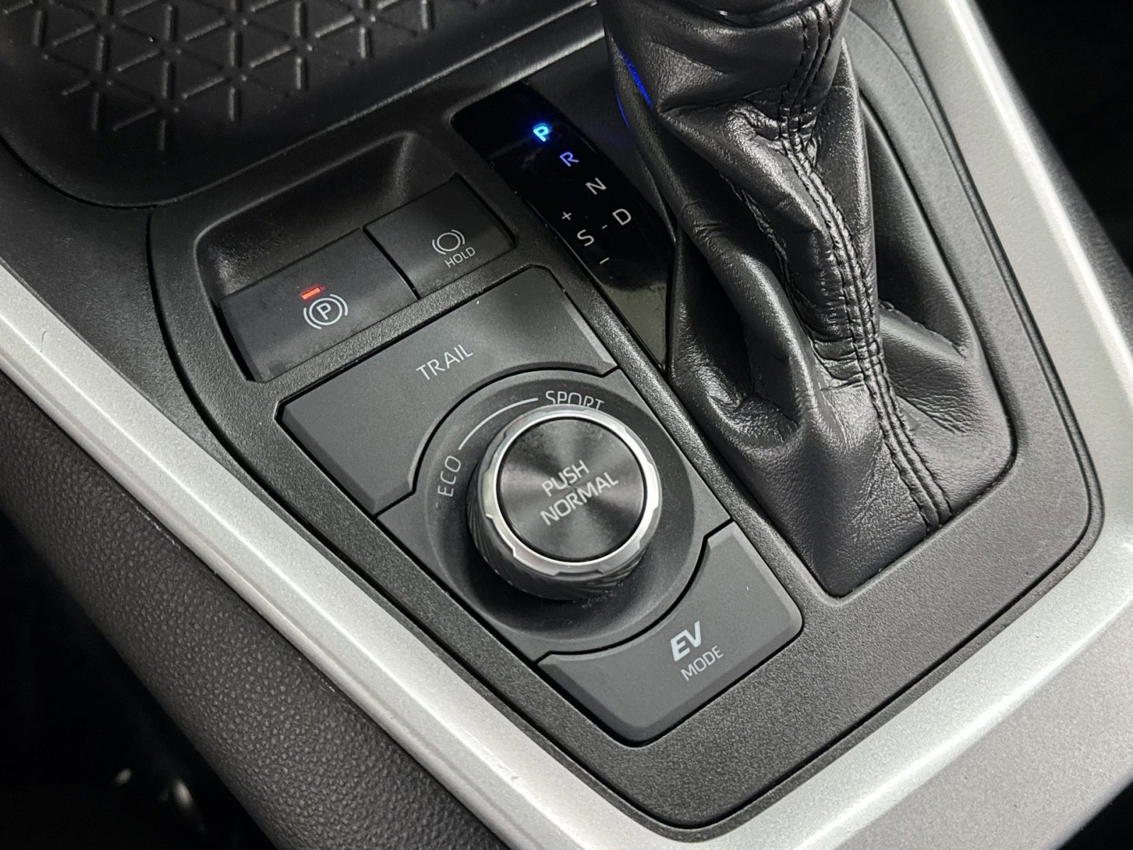 Used 2024 Toyota RAV4 XLE image 36