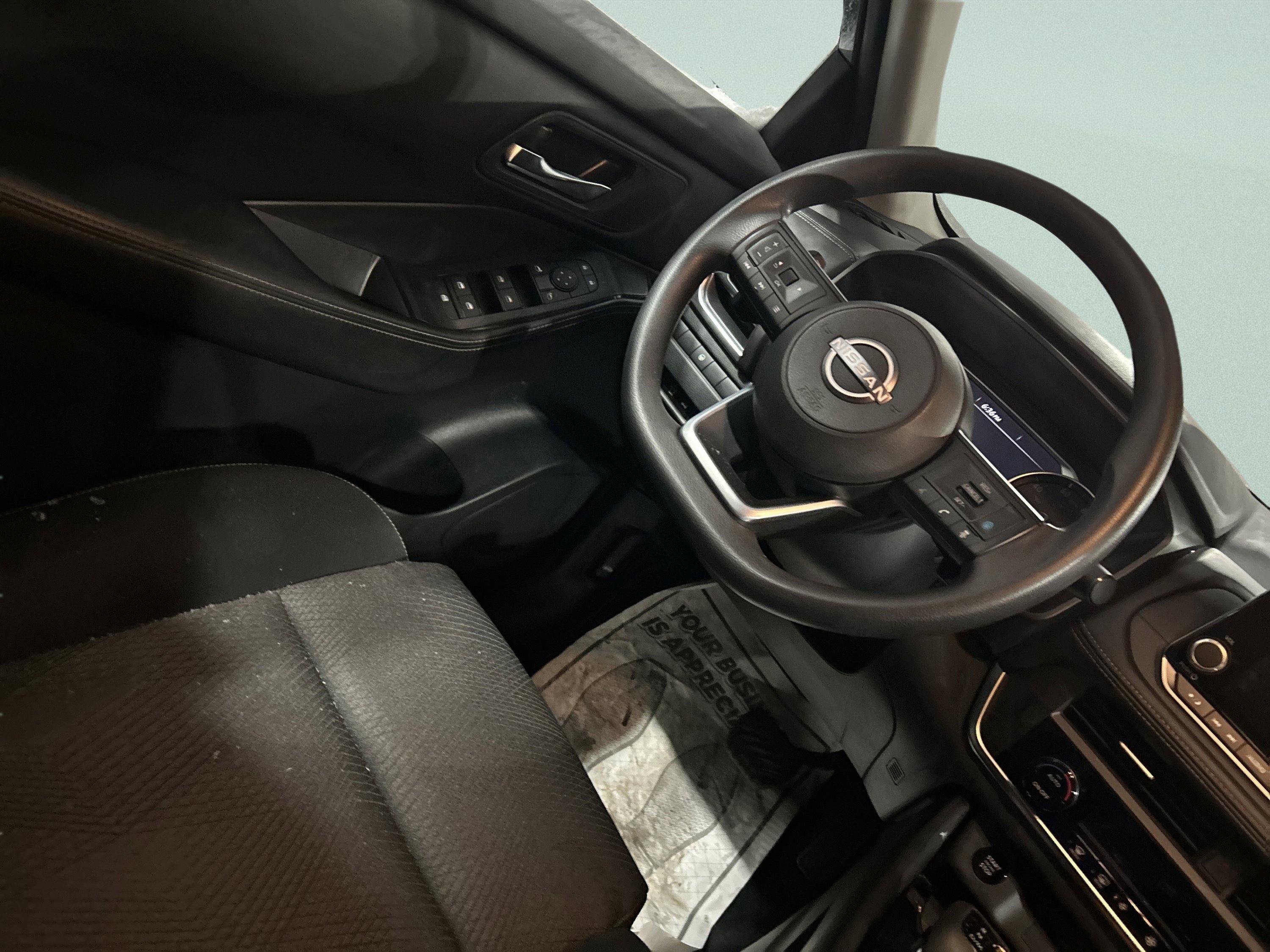 Used 2024 Nissan Rogue SV image 35