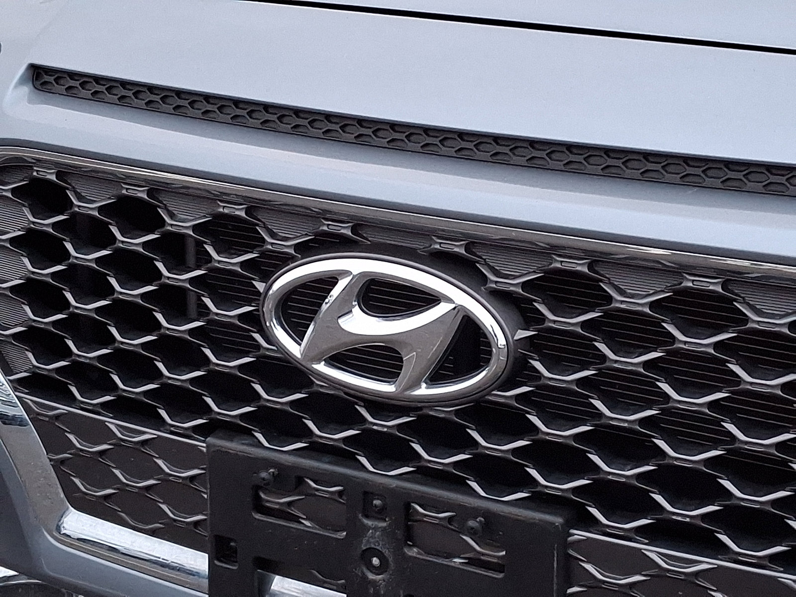 Used 2021 Hyundai Kona Limited w/ Cargo Package image 8