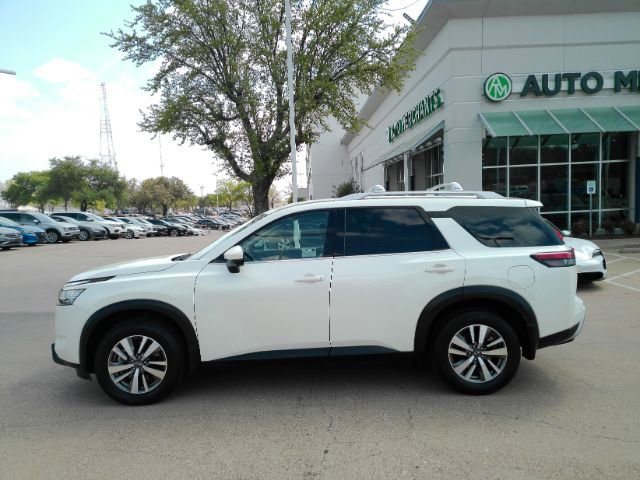 Used 2022 Nissan Pathfinder SL w/ SL Black Package image 13