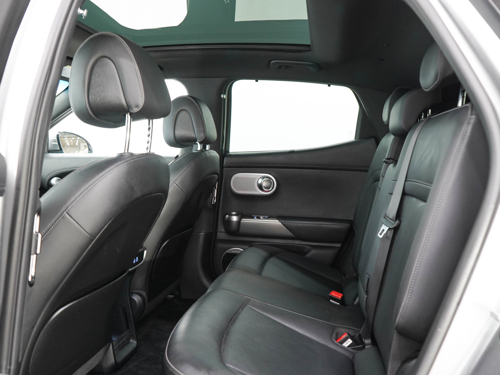 Used 2023 Genesis GV60 Advanced AWD/4WD image 15