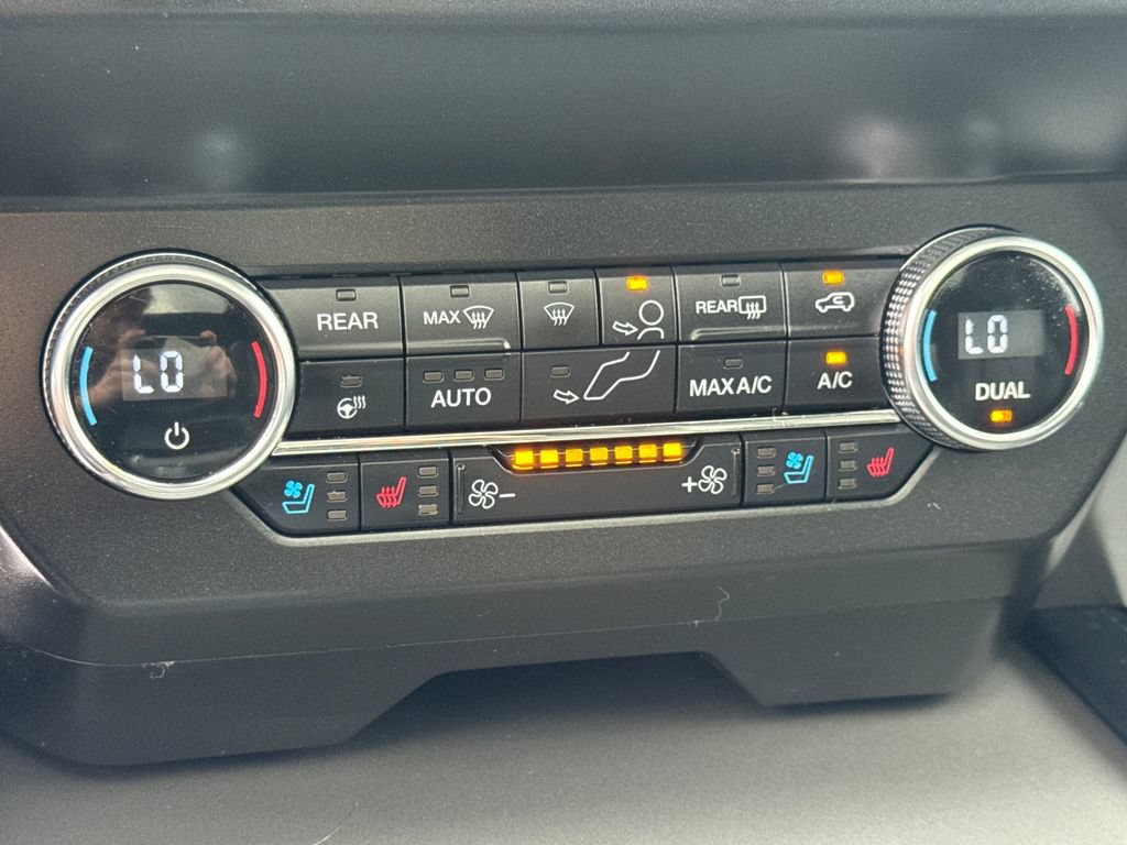 Used 2020 Ford Expedition XLT w/ Equipment Group 202A AWD/4WD image 45
