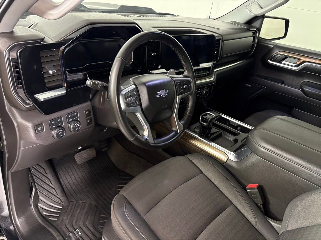 Used 2024 Chevrolet Silverado 1500 LT Trail Boss w/ Convenience Package II image 21