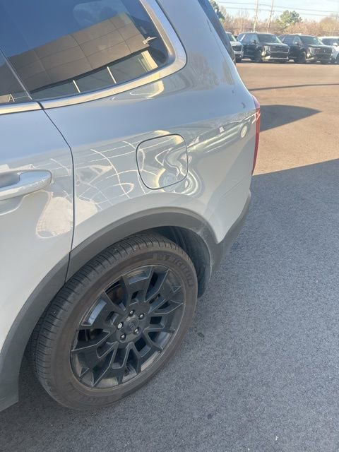 Used 2021 Kia Telluride SX w/ SX Prestige Package image 4