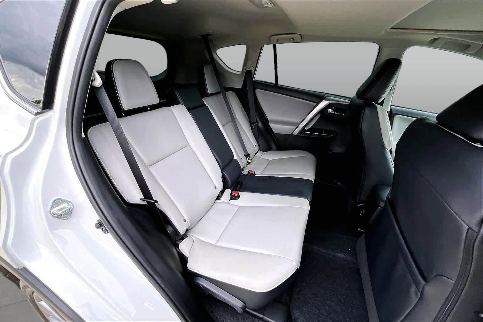 Used 2017 Toyota RAV4 Limited FWD image 20
