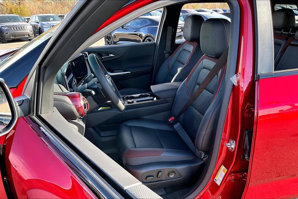 New 2026 Chevrolet Equinox RS w/ LPO, Floor Liner Package image 9