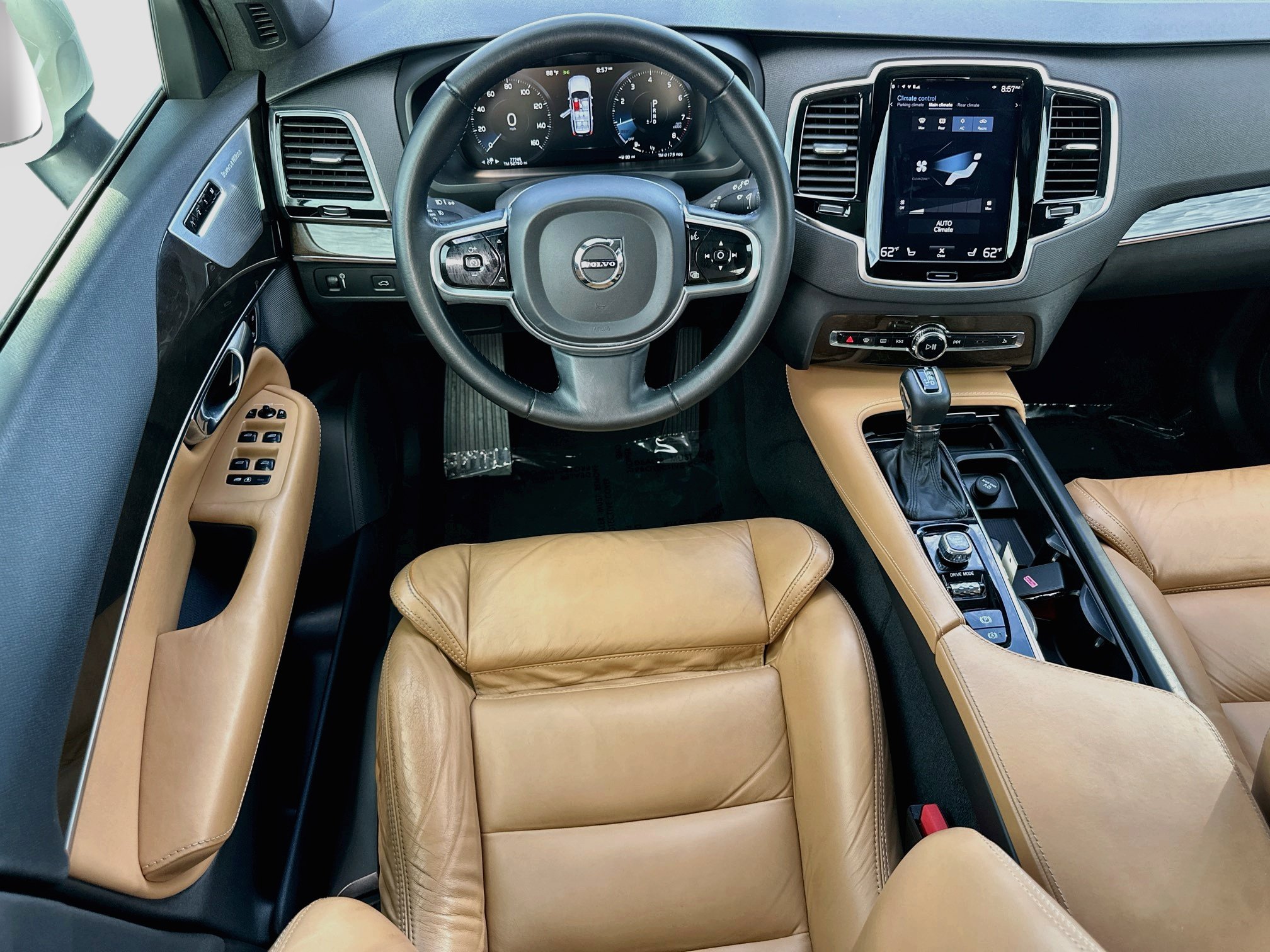 Used 2018 Volvo XC90 T6 Momentum w/ Convenience Package AWD/4WD image 22