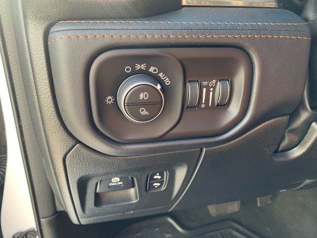Used 2023 RAM 1500 Limited w/ Body Color Bumper Group image 19