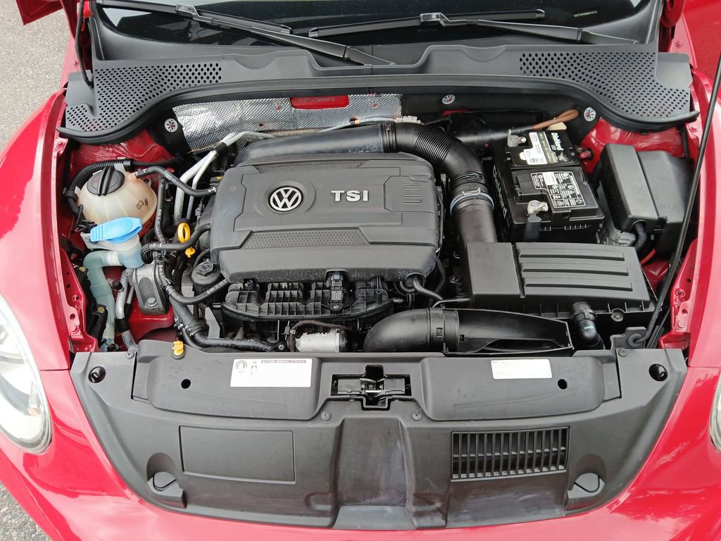 Used 2014 Volkswagen Beetle R-Line image 20