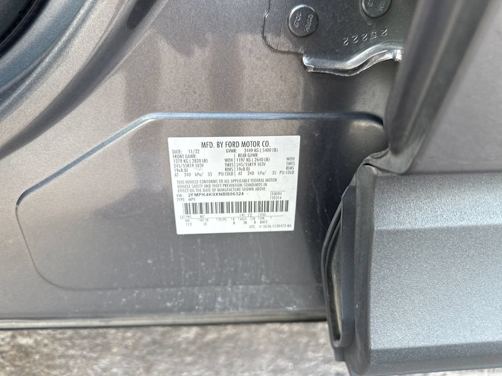 Used 2022 Ford Edge Titanium AWD/4WD image 30