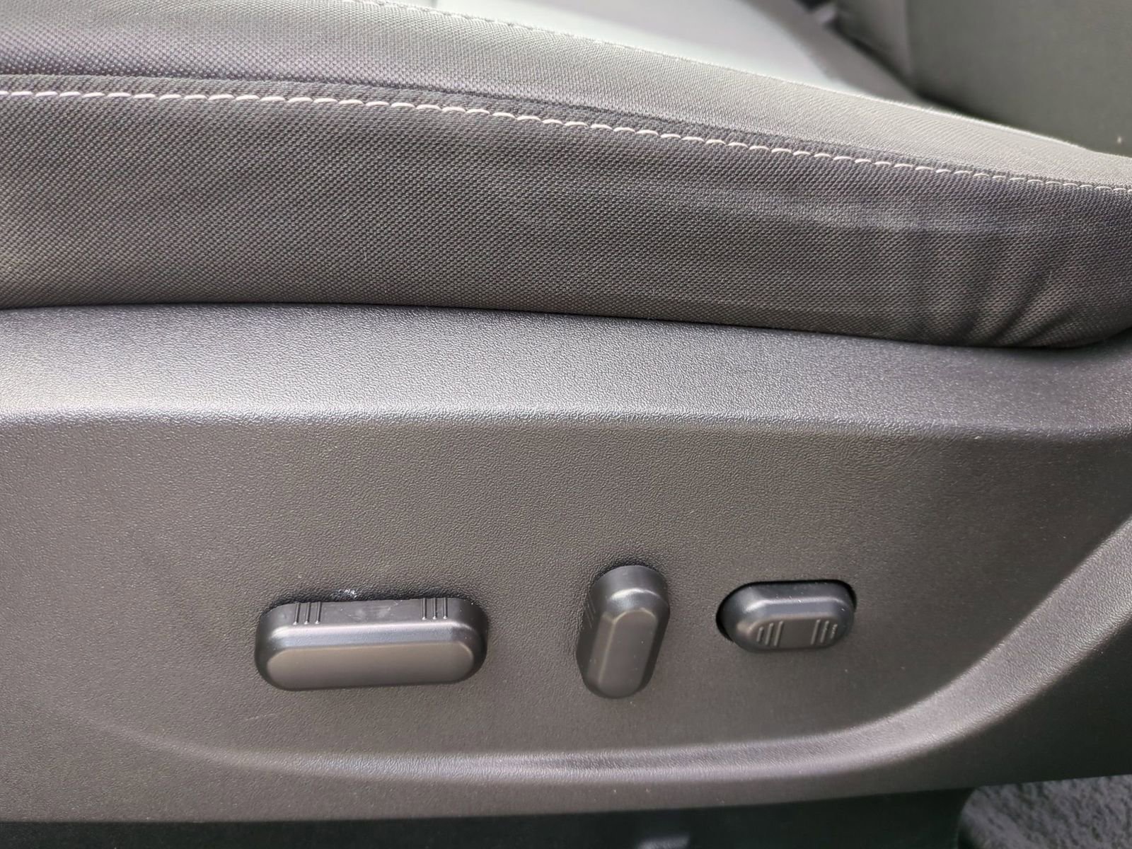 Used 2018 Ford Escape SE w/ SE Sync 3 Package image 19