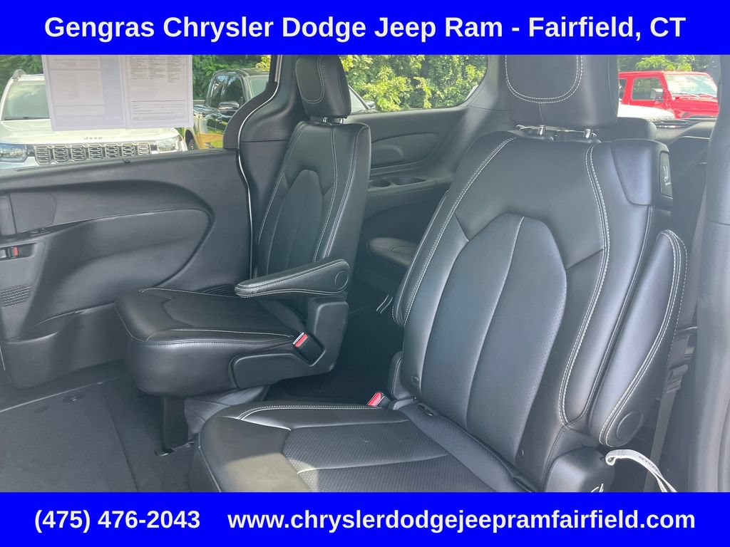 Certified 2024 Chrysler Pacifica Touring-L w/ S Appearance Package AWD/4WD image 46