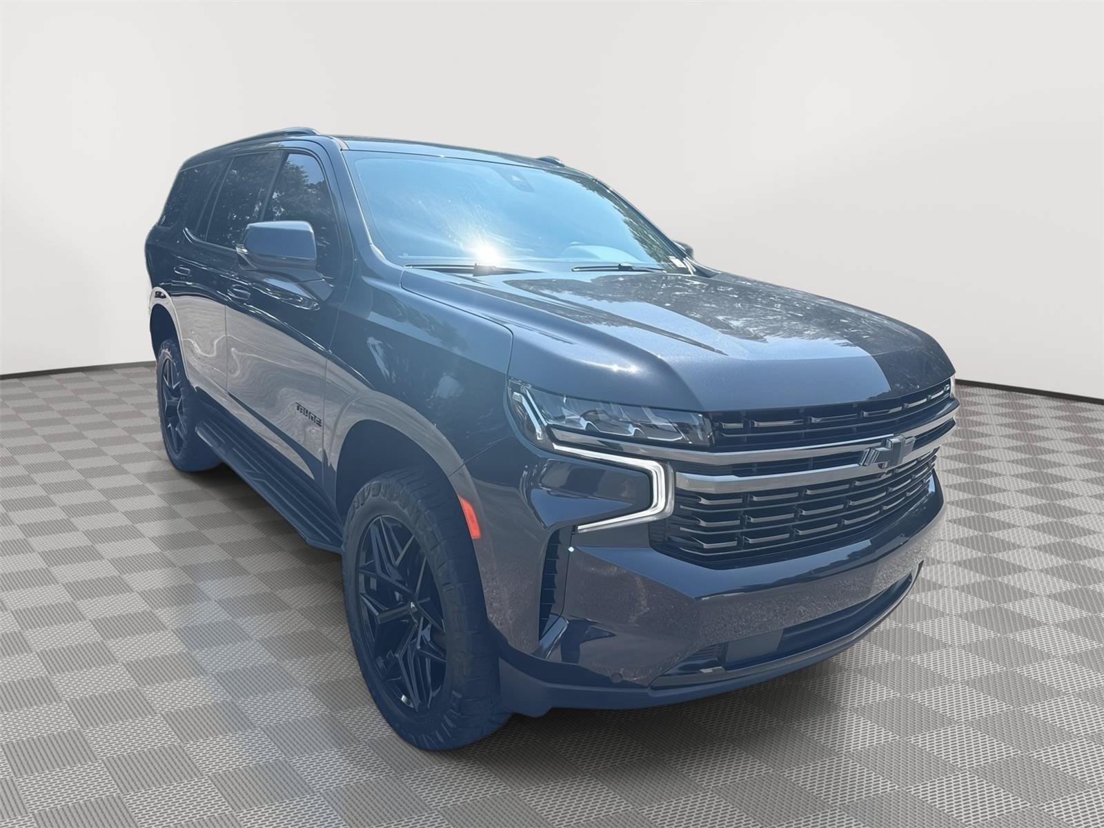 Used 2022 Chevrolet Tahoe RST w/ Luxury Package AWD/4WD image 4