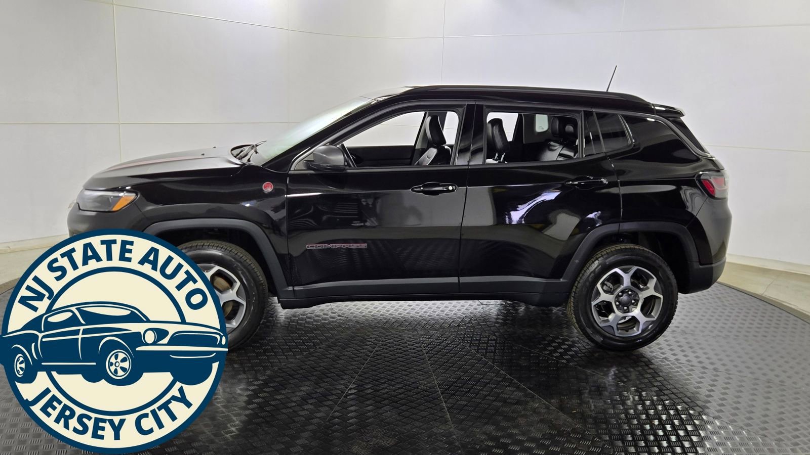 Used 2022 Jeep Compass Trailhawk w/ Trailhawk Elite Group image 4