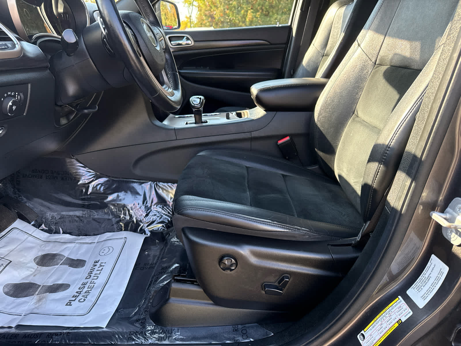 Used 2014 Jeep Grand Cherokee Altitude AWD/4WD image 11