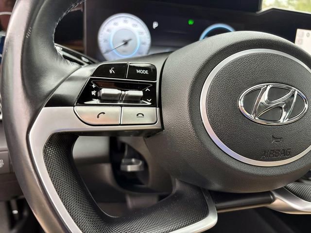 Used 2023 Hyundai Elantra Limited FWD image 15