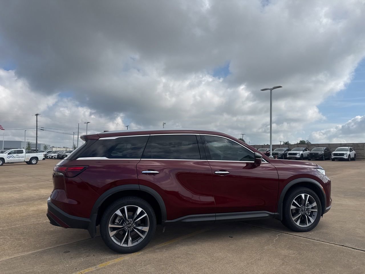 Used 2023 INFINITI QX60 Luxe w/ Cargo Package FWD image 25