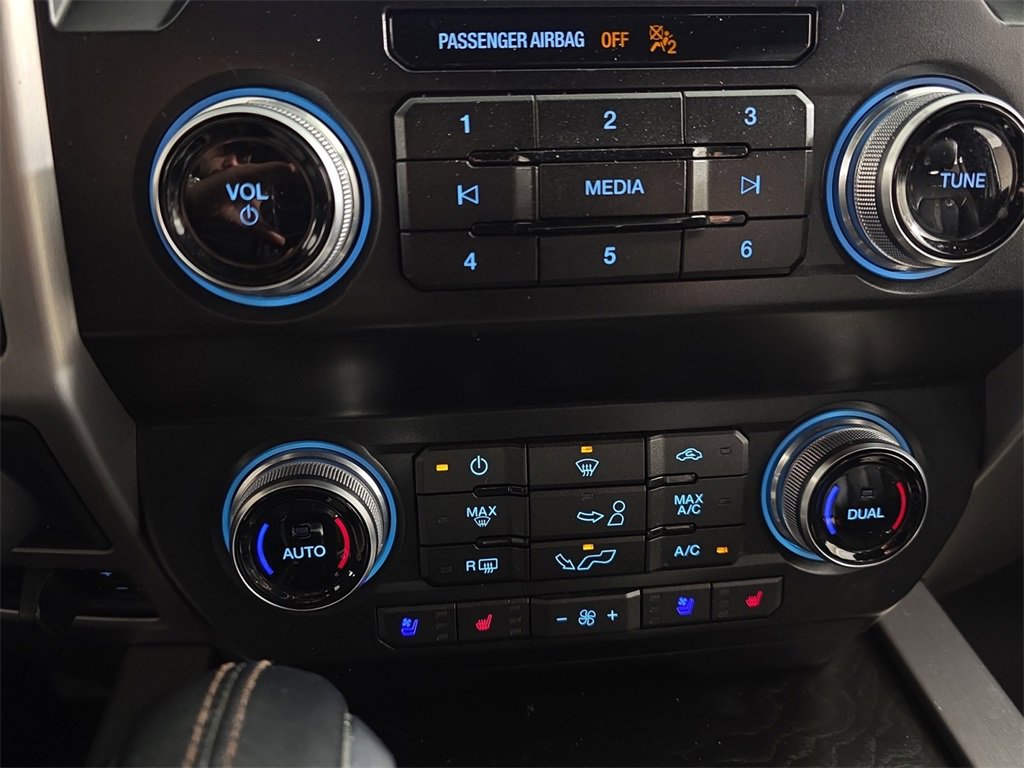 Used 2019 Ford F150 Platinum w/ Equipment Group 701A Luxury image 18