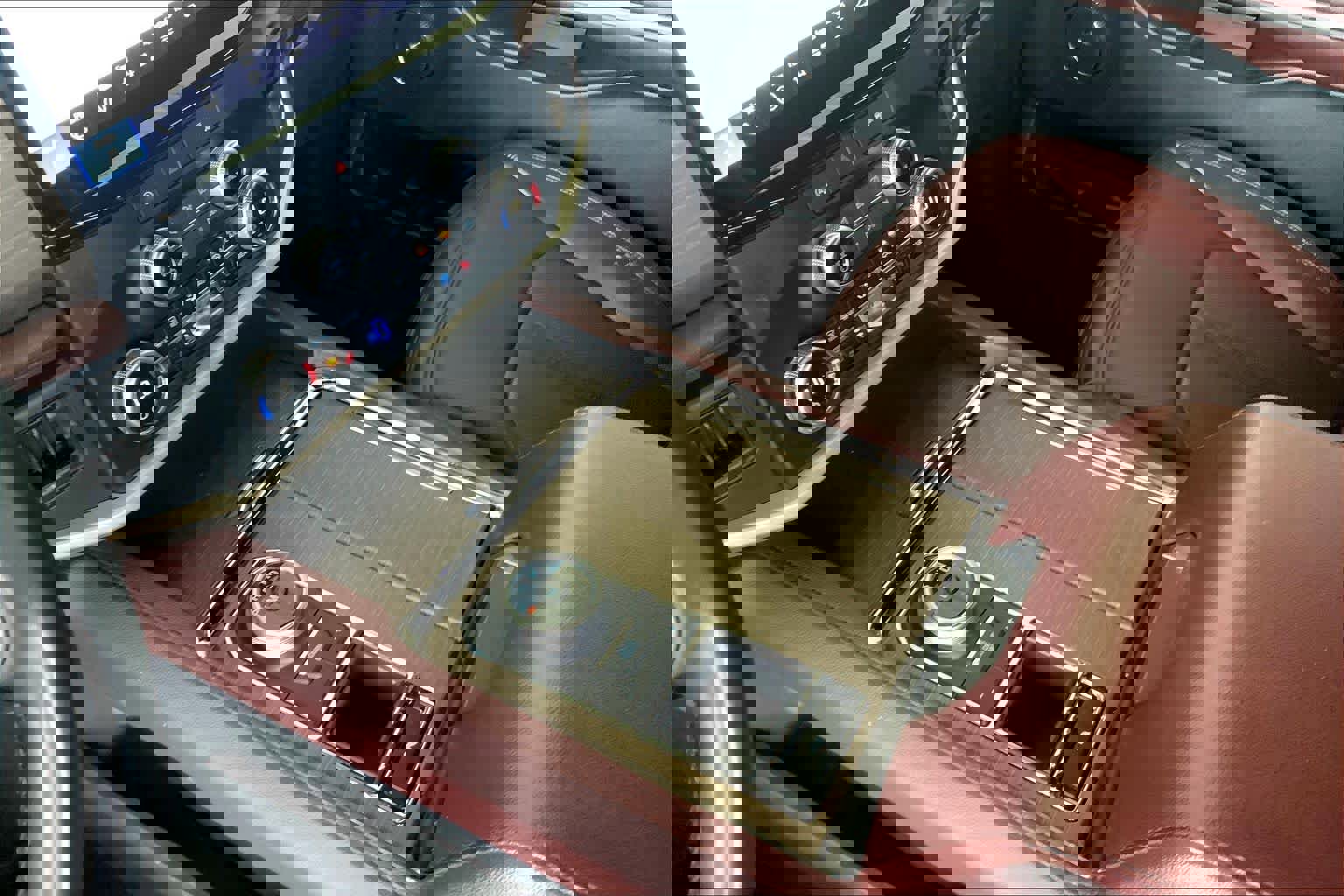 Used 2024 Ford Expedition Limited image 16