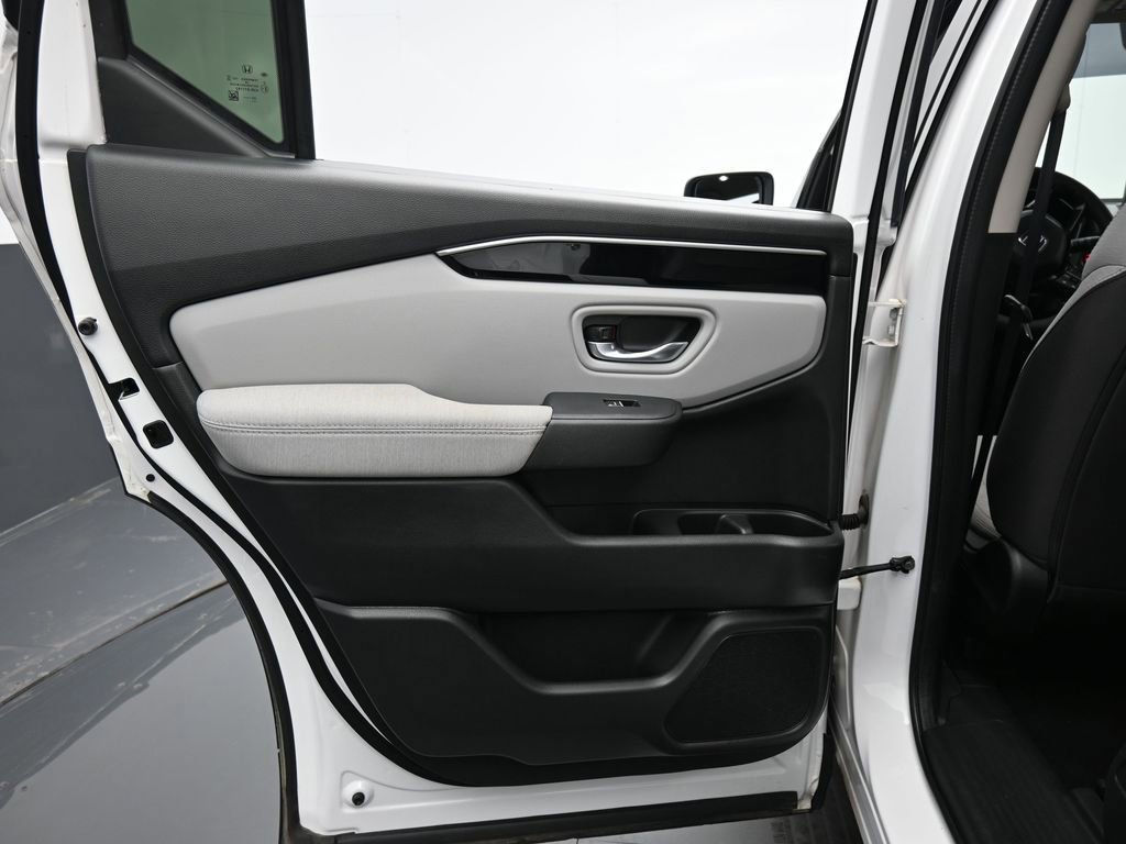 Used 2024 Honda Pilot LX image 33