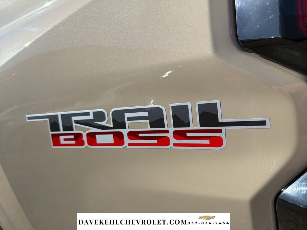 Used 2024 Chevrolet Colorado Trail Boss w/ Technology Package image 32