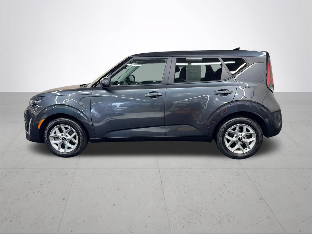 Used 2023 Kia Soul S FWD image 3