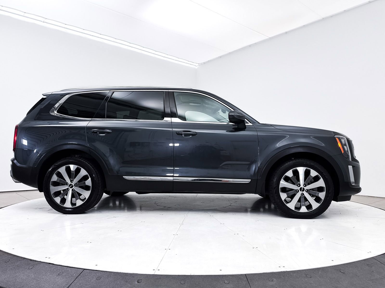 Used 2022 Kia Telluride EX w/ EX Premium Package image 43