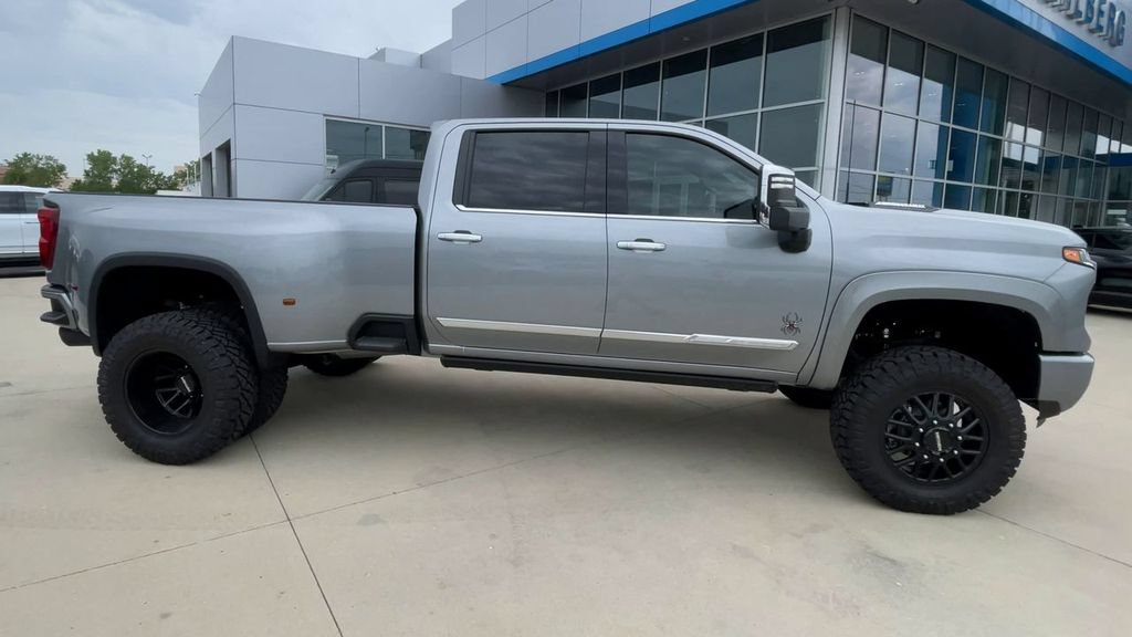 New 2026 Chevrolet Silverado 3500 High Country w/ High Country Premium Package AWD/4WD image 3