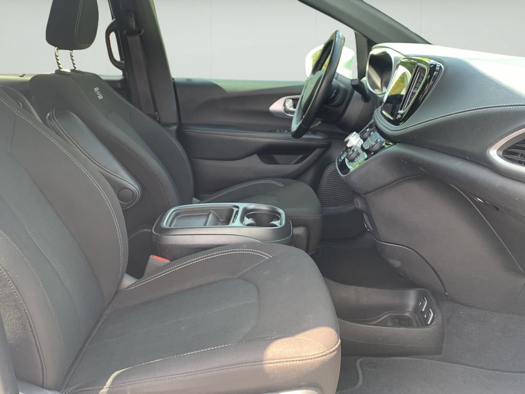 Used 2021 Chrysler Pacifica Touring w/ S Appearance Package FWD image 35