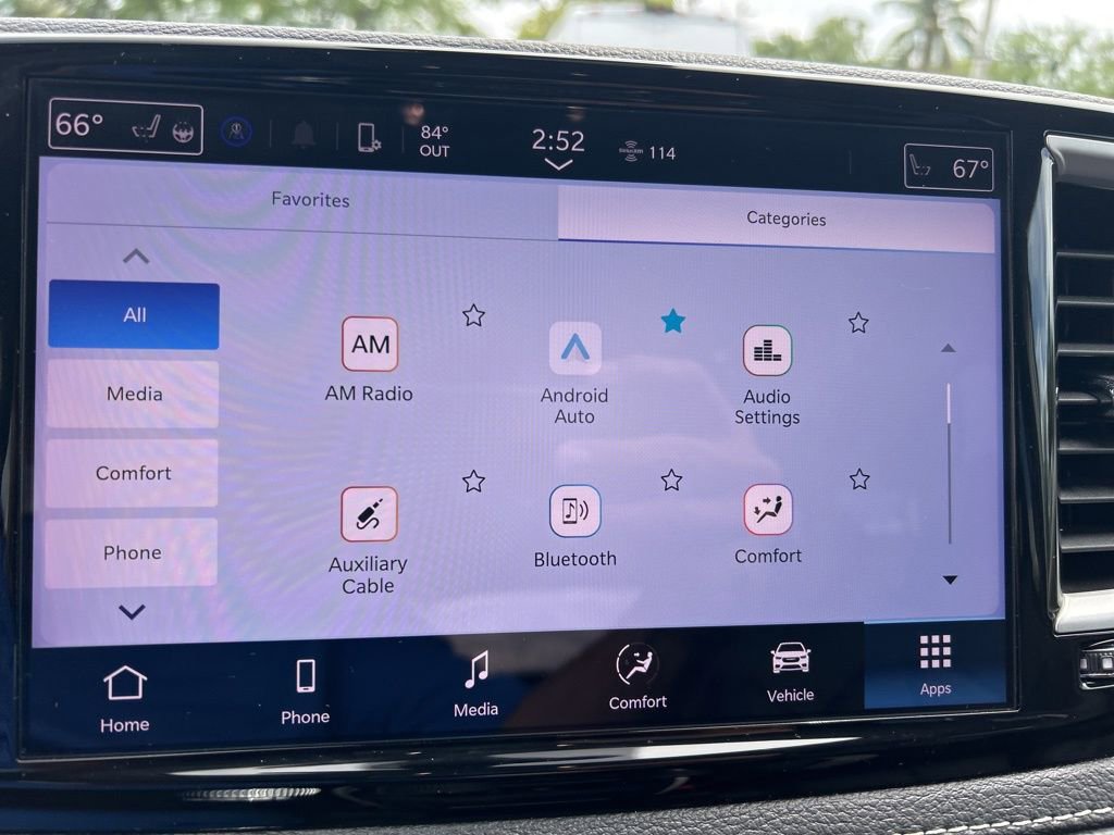 Used 2024 Chrysler Pacifica Touring-L image 12