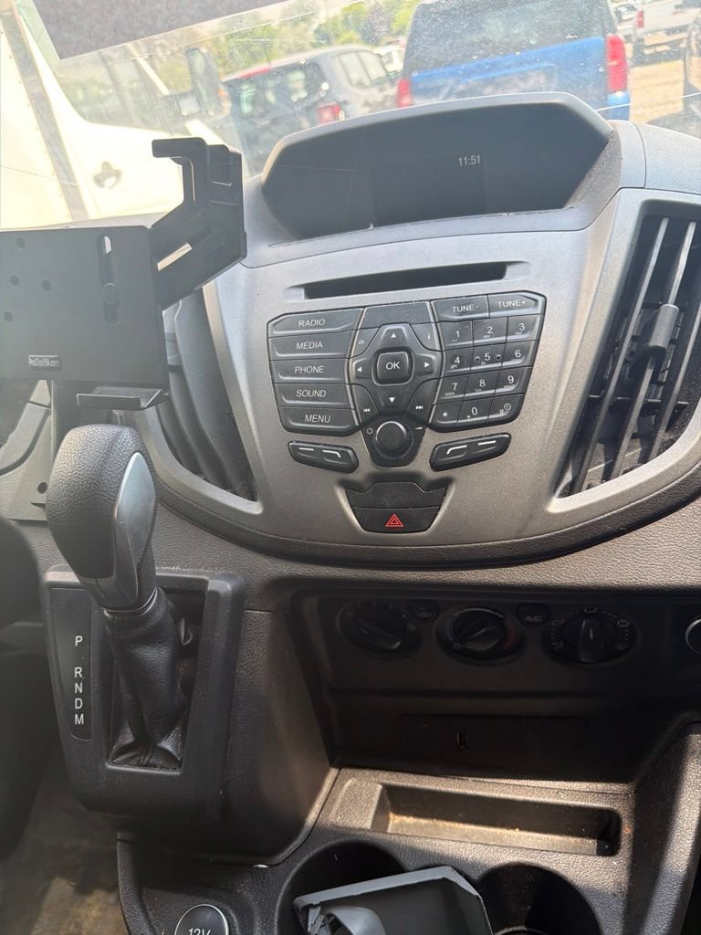 Used 2018 Ford Transit 150 XL RWD image 4
