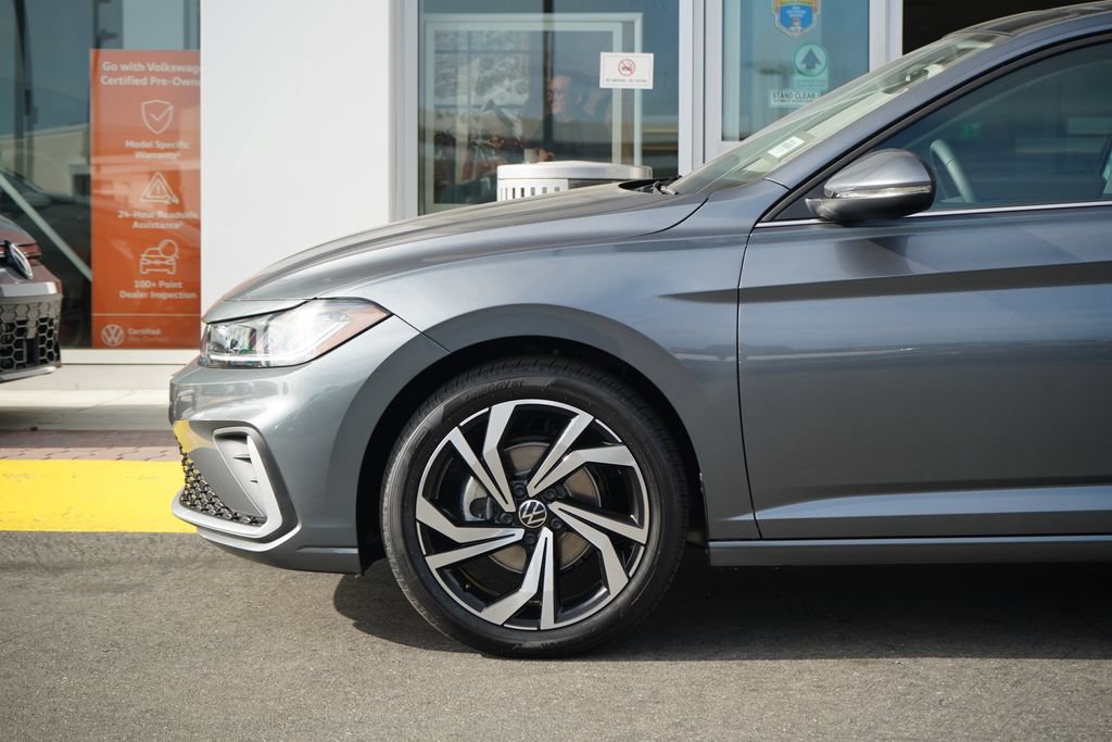 New 2026 Volkswagen Jetta SEL FWD image 2
