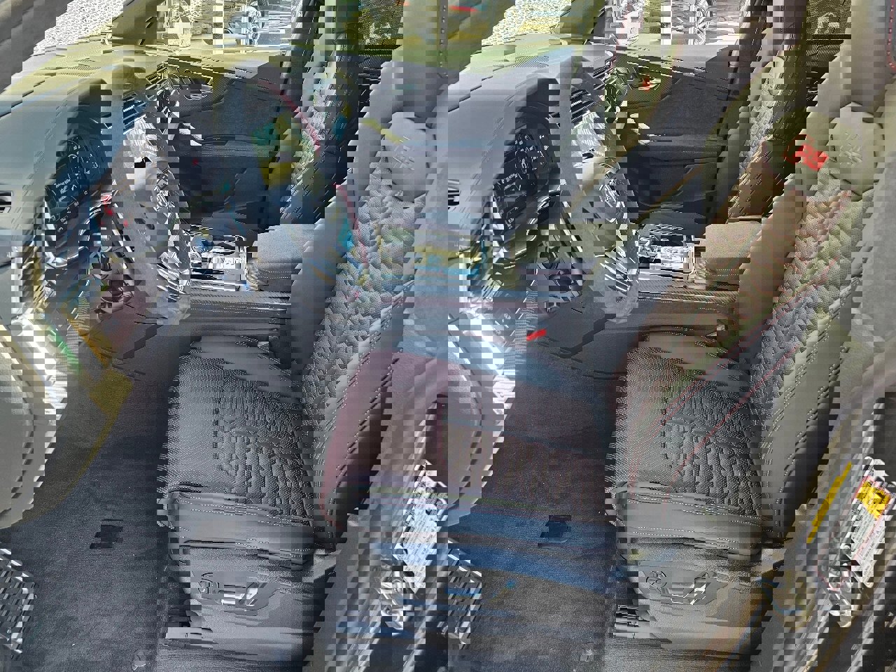 New 2025 Audi RS Q8 performance image 2