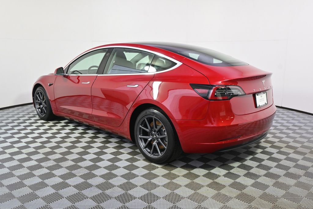 Used 2019 Tesla Model 3 Standard Range Plus image 3